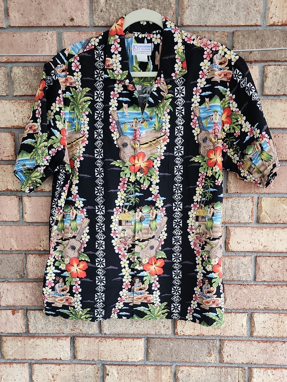 KY's International Fashion Size Large Black Hawaiian Floral‎ Button-Up Shirt